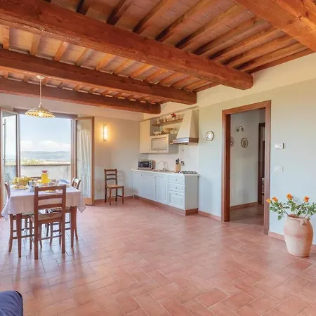 Seranna 4 Apartment *